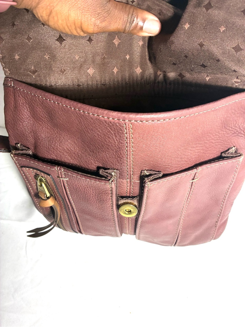 Fossil Morgan Traveler Brown Leather Messenger Crossbody Bag Key Charm - Picture 4 of 16